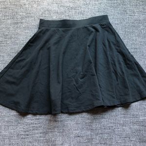 ☀️LAST CHANCE: PINK NWOT black skater skirt